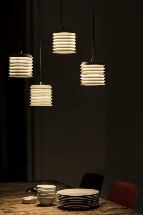 Maija Hanglamp Design Ilmari Tapiovaara Santa en Cole