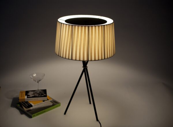 Tripode G6 Vloerllamp Tripode G6 Floor Lamp Design Santa Cole