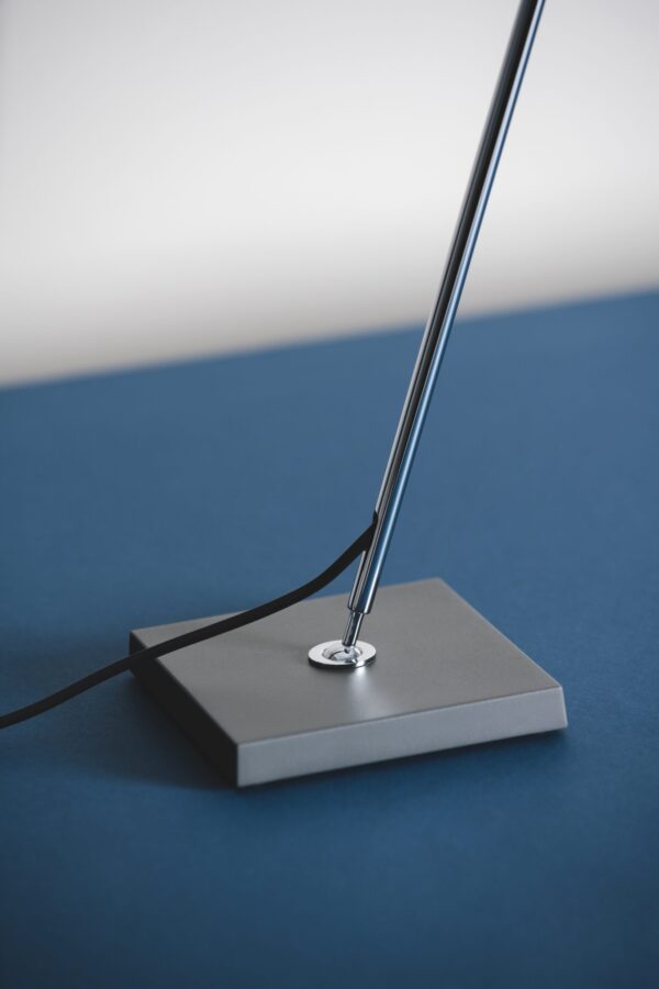 Gira Table Lamp Gira Tafellamp ontwerp Ferrer , Massana en Tremoleda Santa en Cole