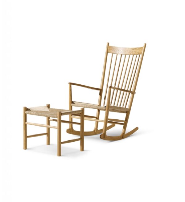 J16 Schommelstoel Design Hans Wegner voor Fredericia