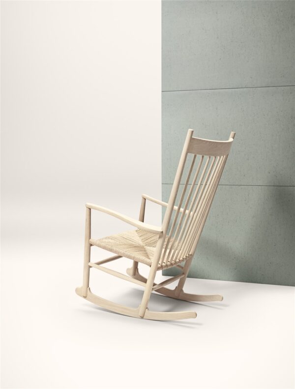 J16 Schommelstoel Design Hans Wegner voor Fredericia