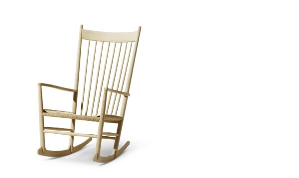 J16 Schommelstoel Design Hans Wegner voor Fredericia