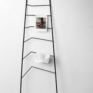 Nook Wall Rack Nook Wandrek Design Cecilia Xinyu Zhang voor Northern