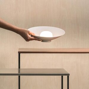 Musa Table Lamp Musa Tafellamp 7404 by Note Design Studio voor Vibia