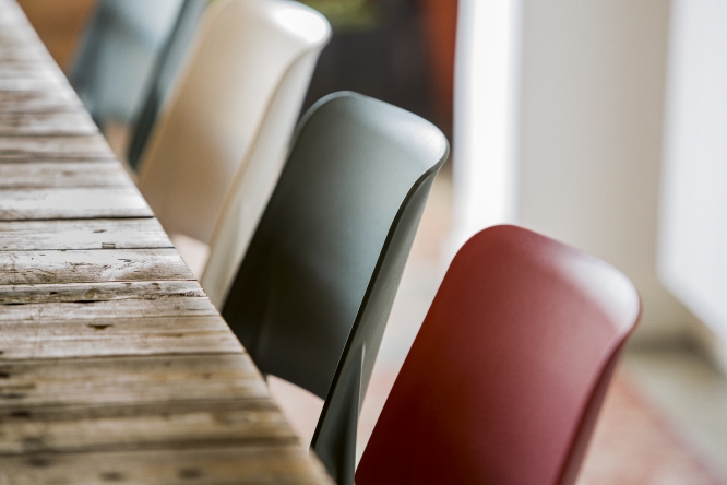 Belloch Chair Belloch Stoel Lagranja Design voor Santa en Cole