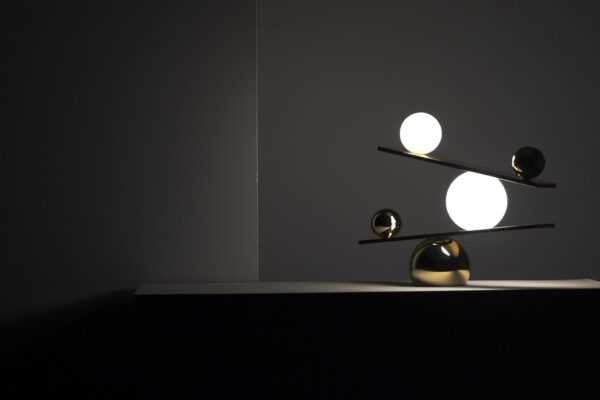 Balance Lamp Balance Tafellamp Design Victor Castanera voor Oblure