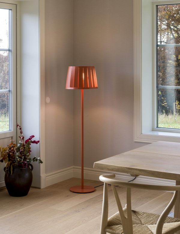 AVS Vloerlamp AVS Floor lamp Design Anna von Schewen voor Bsweden