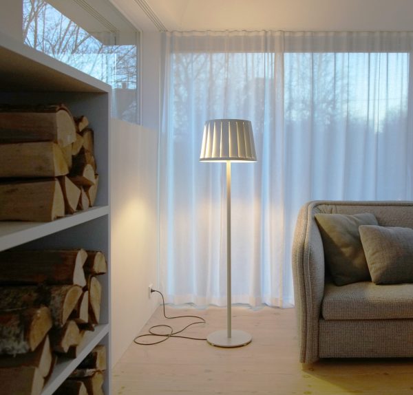AVS Vloerlamp AVS Floor lamp Design Anna von Schewen voor Bsweden