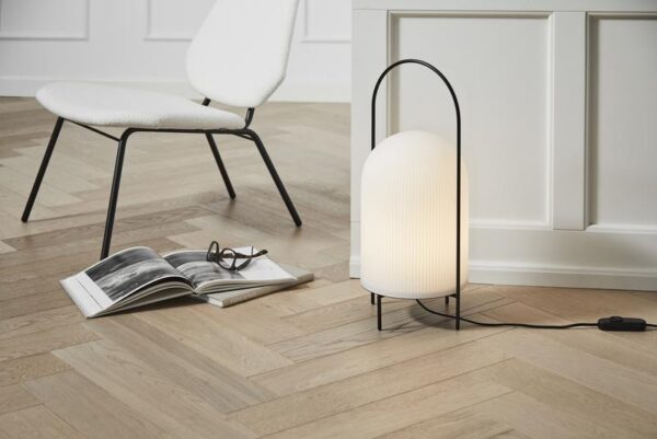 Ghost vloerlamp design Studio Kowalewski voor Woud