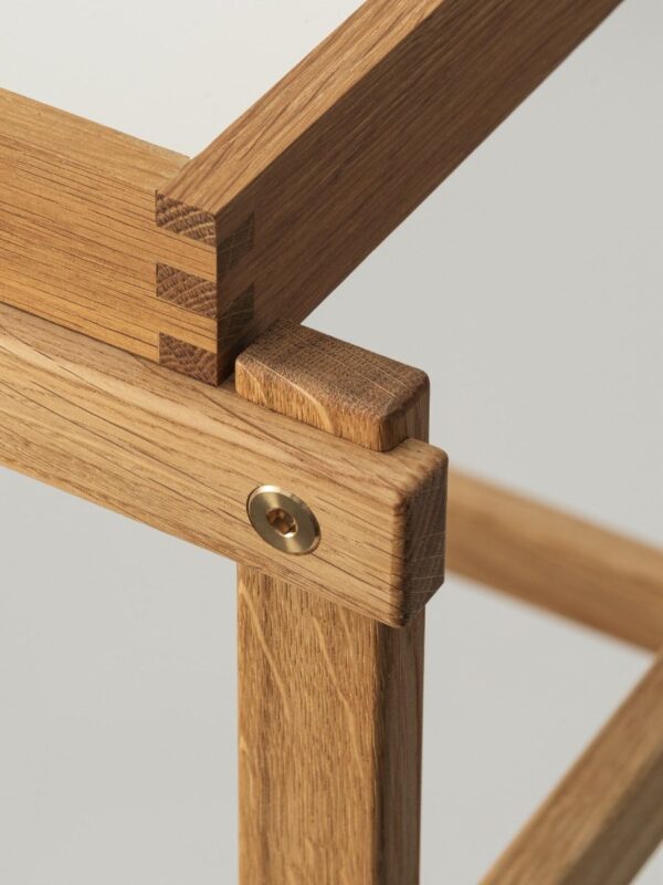 Frame Low kast design Harald Hermanrud voor Design House Stockholm