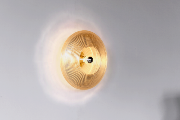 Compact Sun lamp design Nout Kooij voor vanPlestik door Smukdesign